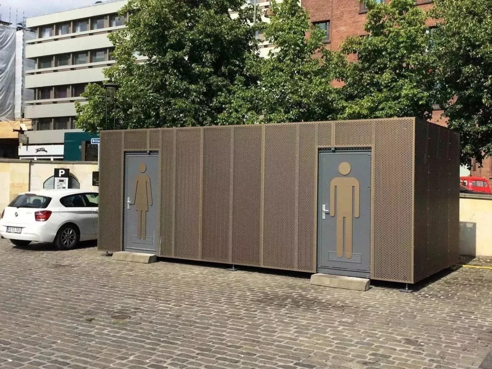  Sanitary facilities and changing rooms